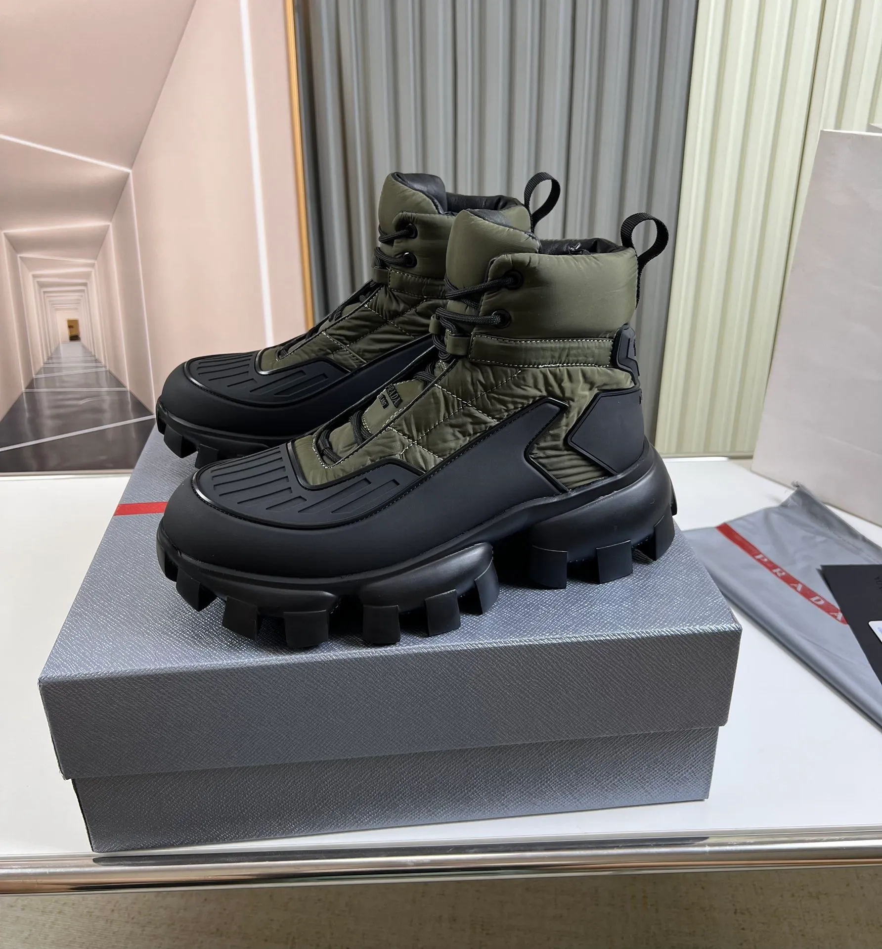 Men's shoes 💰620💰 [PRADA] Autumn and winter hot men's shoes shipped 👏Official website synchronized ⬆️Original fly-knit film fabric + cowhide lining, 1⃣️:1⃣️reproduction, original sole, 38-45 (45. Customized, non-refundable)